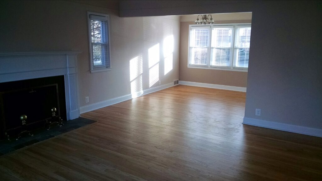 3 Bedroom / 1.5 Bath Townhome - 15 x 17 living room and 10 x 12 Dining room