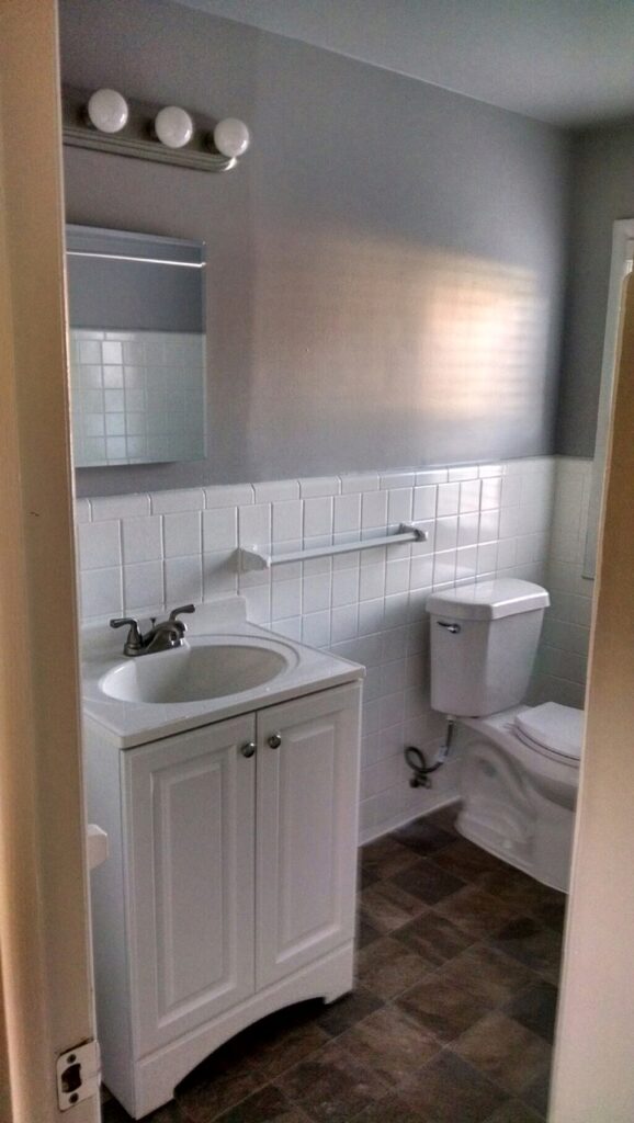 3 Bedroom / 1.5 Bath Townhome - Full Bath Top Level