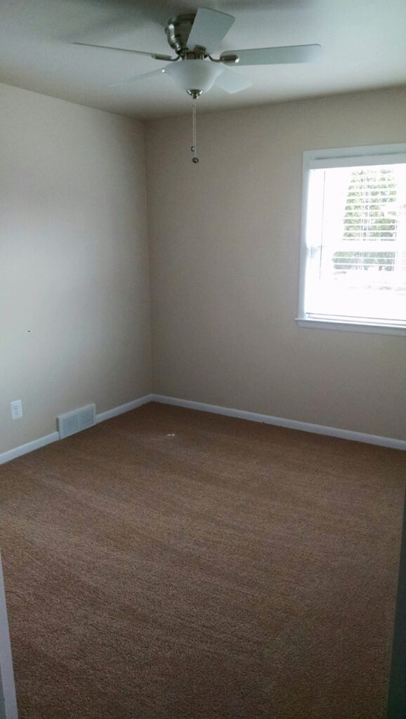 2 Bedroom / 1 Bath Apartment - Guest Bedroom 10x9