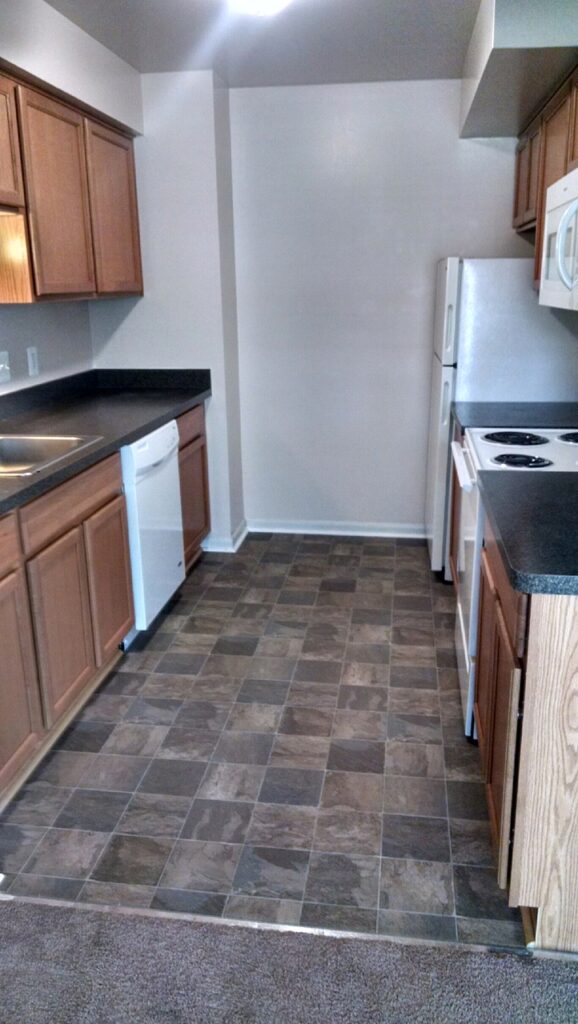 2 Bedroom / 1 Bath Apartment - Kitchen 9x10